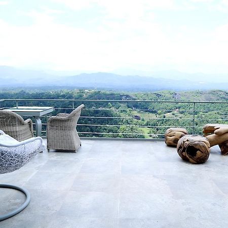 Sky Pavilion Канди Экстерьер фото